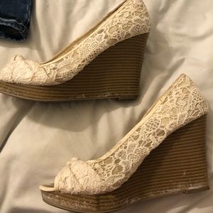 Size 10 whit lace wedges